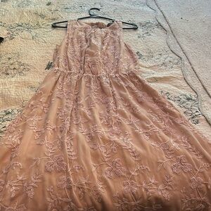 Attention to details! Super fun tie/ strapping back